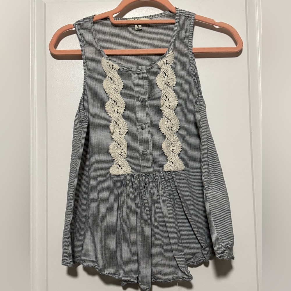 Striped Gray Sleeveless Top with Lace Detail